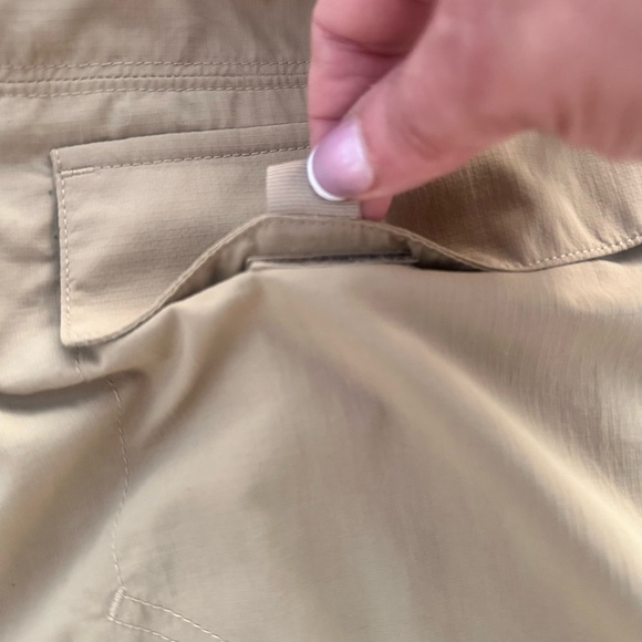 Columbia Men's Tan Cargo Shorts with Belt - Picture 5 of 8